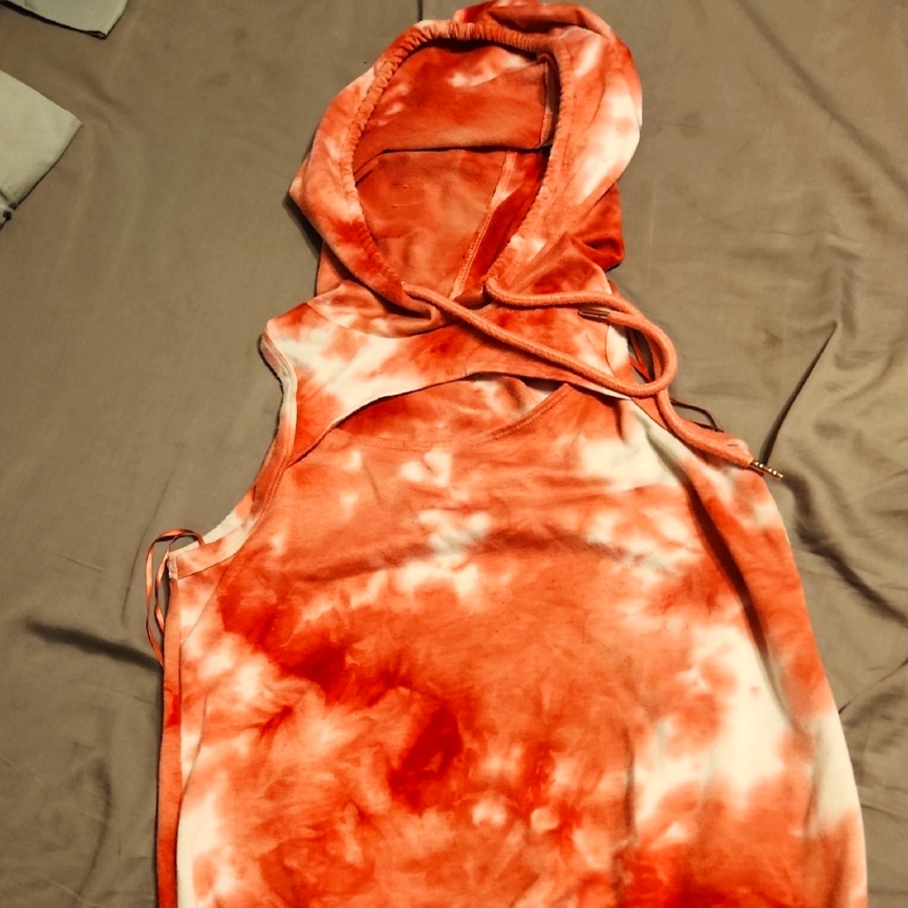 Tie-Dye Sleeveless Hoodie - Red and White